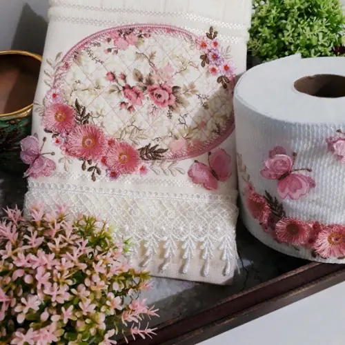 Kit Toalha de Lavabo e Porta Papel Higiênico Bordado