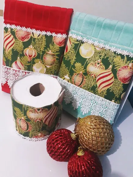 Kit Toalhas de Lavabo e Porta Papel Higiênico Verde e Vermelha -