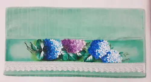 Toalha de Banho Pintada à Mão - Guipir Hortênsias