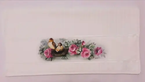 Toalha de Banho Pintada à Mão - Rosas e Pássaros