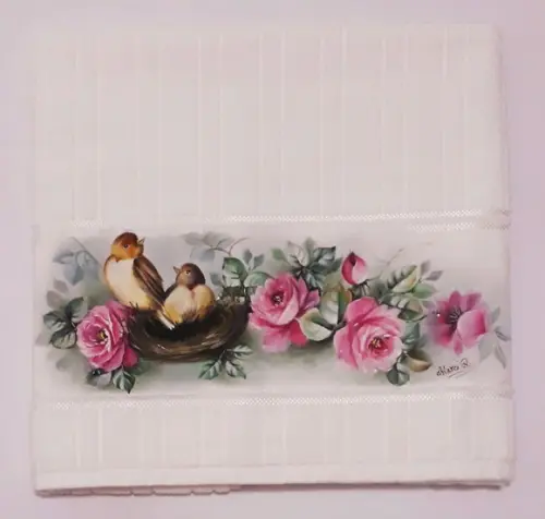 Toalha de Banho Pintada à Mão - Rosas e Pássaros
