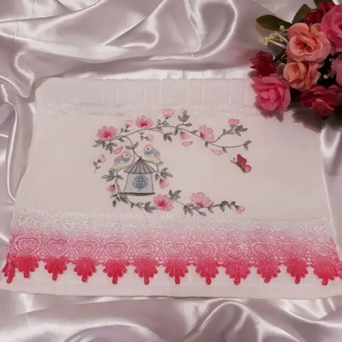Toalha de Mão Lavabo Bordada - Flores e Casa de Passarinho