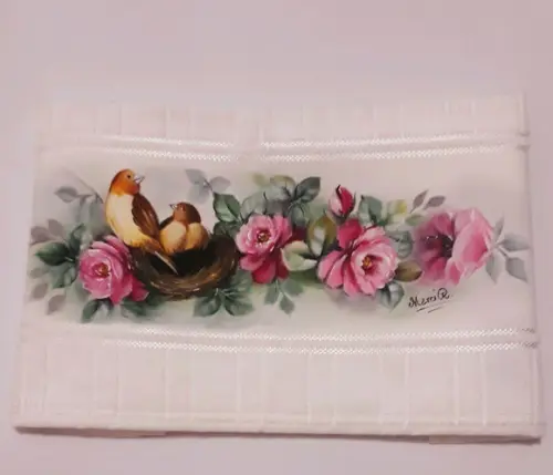 Toalha de Rosto Pintada à Mão - Rosas e Pássaros