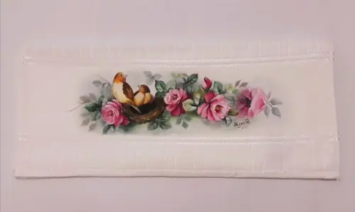 Toalha de Rosto Pintada à Mão - Rosas e Pássaros