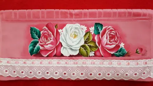 Toalha de Rosto Pintada à Mão com - Rosas
