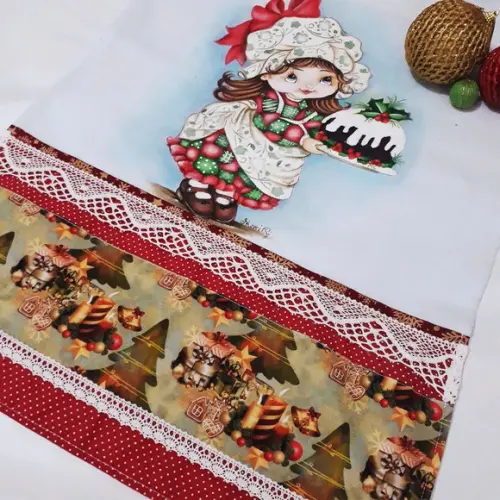 Pano de Copa ou Prato com Pintura à Mão - Menina com Bolo