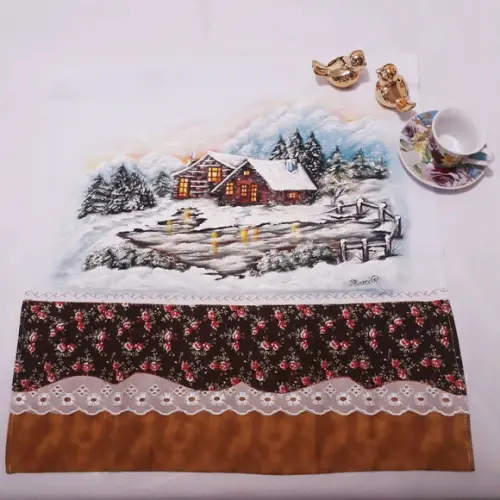 Pano de Copa ou Prato Pintado à Mão - Casinhas na Neve