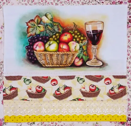 Pano de Copa ou Prato Pintado à Mão - Cesto com Frutas e Vinho
