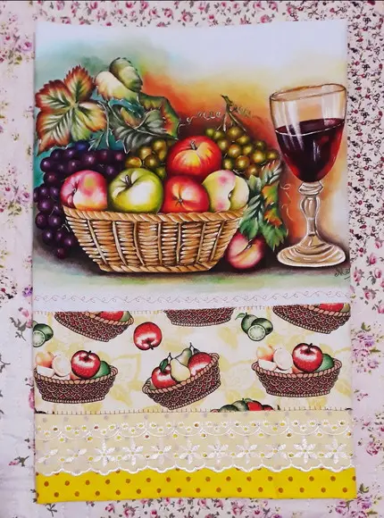 Pano de Copa ou Prato Pintado à Mão - Cesto com Frutas e Vinho
