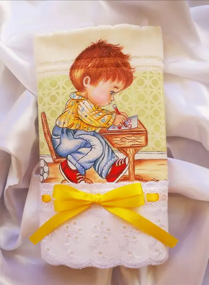 Toalha de Mão Escolar-Menino Estudando