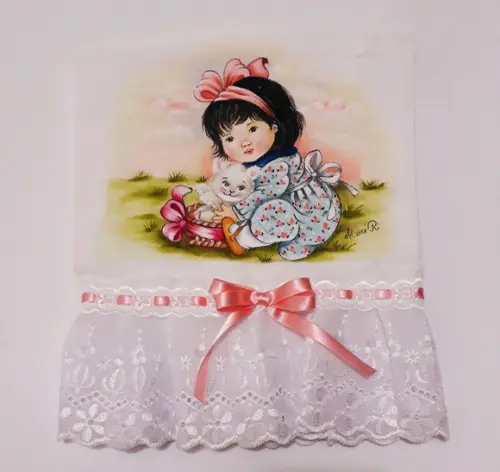Fralda Passeio-Menina com Gatinho no Cesto