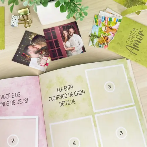 Álbum de Figurinhas Casal Namorados Noivos Proposito de Deus