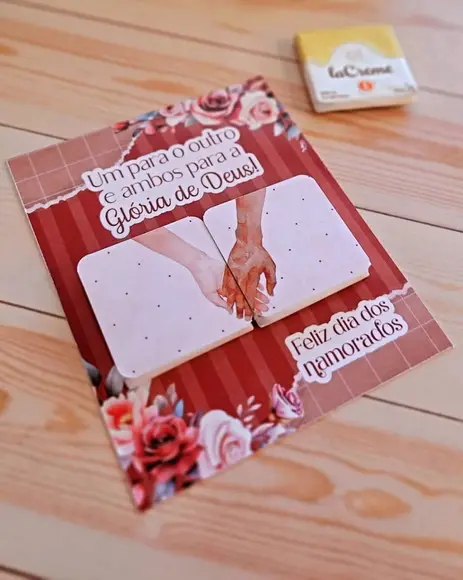 Cartão e Rótulo Adesivo para Chocolate Encontro de Casais