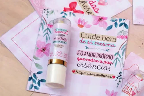 Cartão e Rótulo para Batom ou Hidratante Dia da Mulher