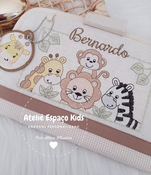 Necessaire do Bebê, Fralda Passeio, Toalhinha e Capa Caderne