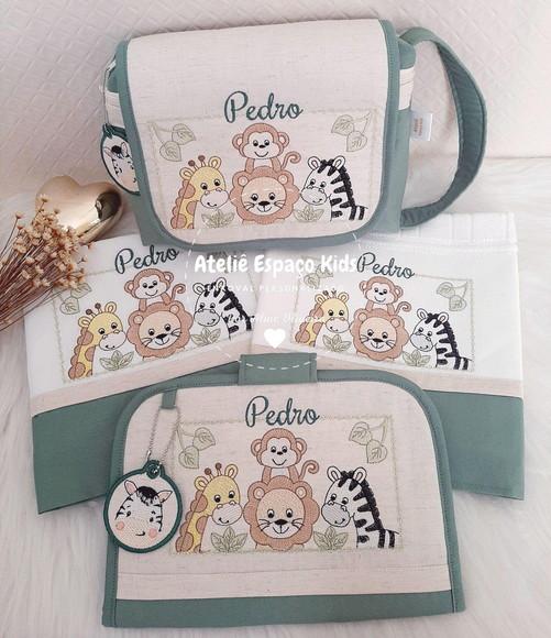 Necessaire do Bebê, Fralda Passeio, Toalhinha e Capa Caderne
