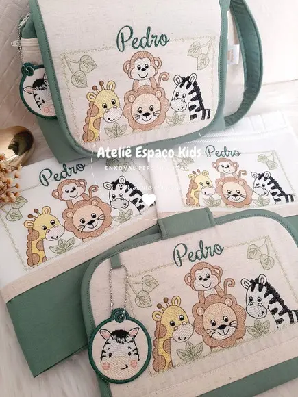 Necessaire do Bebê, Fralda Passeio, Toalhinha e Capa Caderne