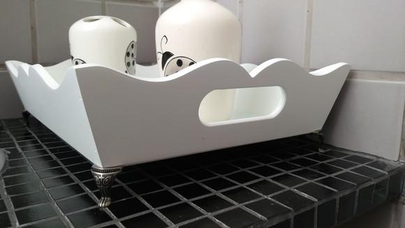 Bandeja Lavabo com Vidro no fundo e Pés Metal