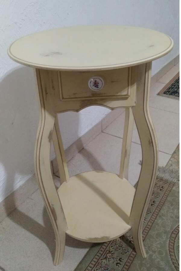Mesinha Canto Apoio em Patina Bege