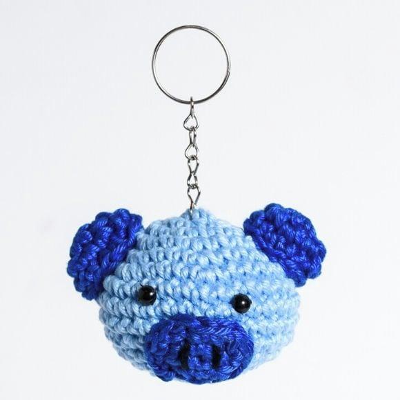Chaveiro Porquinho Azul em Amigurumi