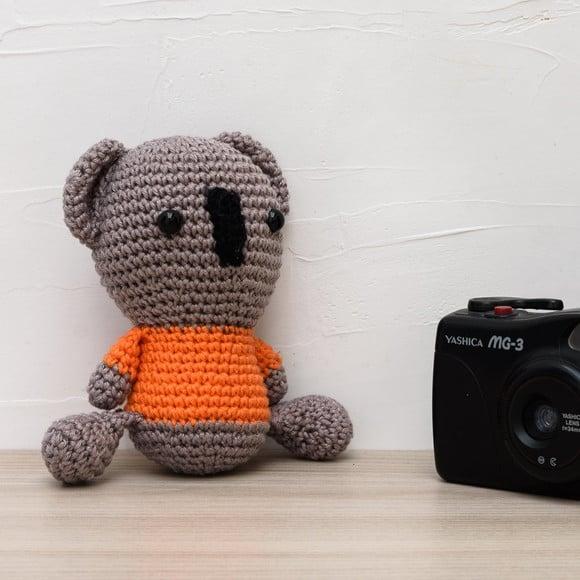 Coala de Camisa Laranja em Amigurumi