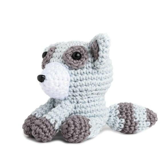 Filhote de Guaxinim em Amigurumi