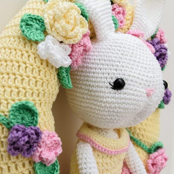 Guirlanda Coelhinha de Vestido em Amigurumi