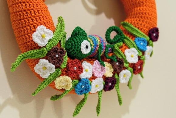 Guirlanda Camaleão em Amigurumi