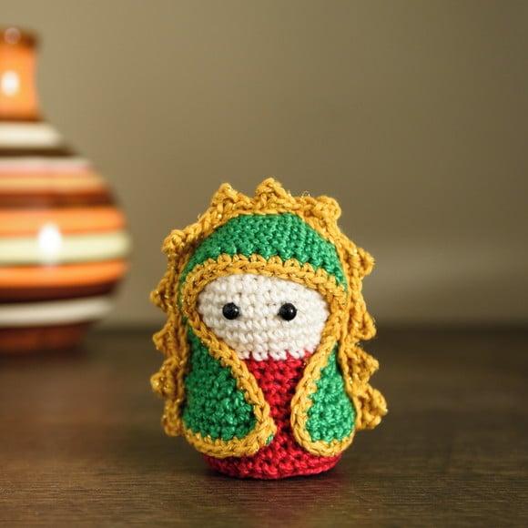 Mini Nossa Senhora de Guadalupe em Amigurumi