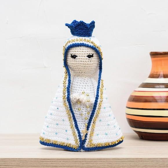 Nossa Senhora com Manto Branco em Amigurumi