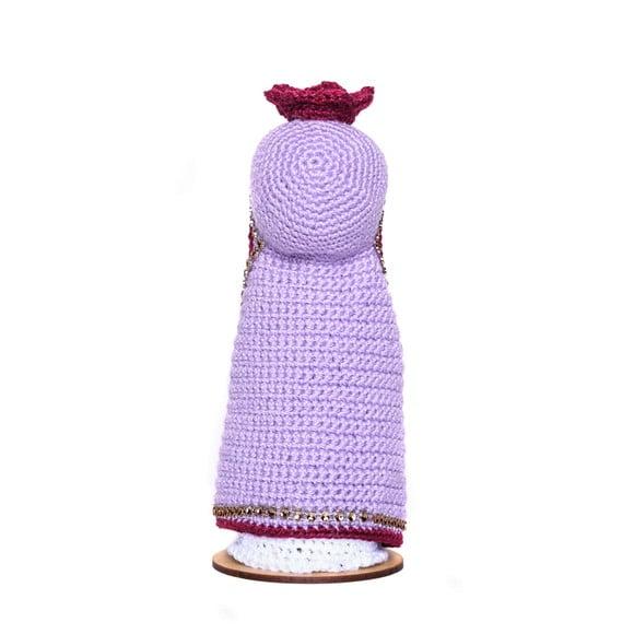 Nossa Senhora Lilás em Amigurumi