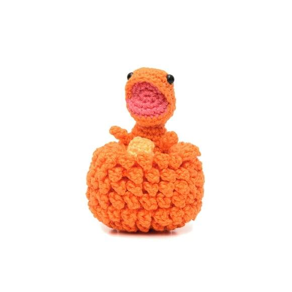 Ovo com Filhote de Dinossauro Laranja em Amigurumi