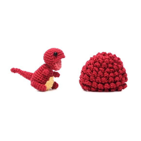 Ovo com Filhote de Dinossauro Vermelho em Amigurumi