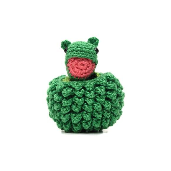 Ovo com Filhote de Dragão Verde em Amigurumi