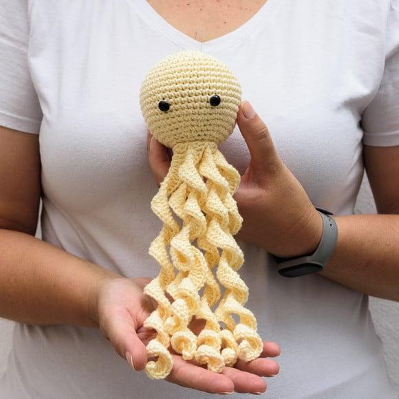 Polvo para Newborn Amarelo em Amigurumi