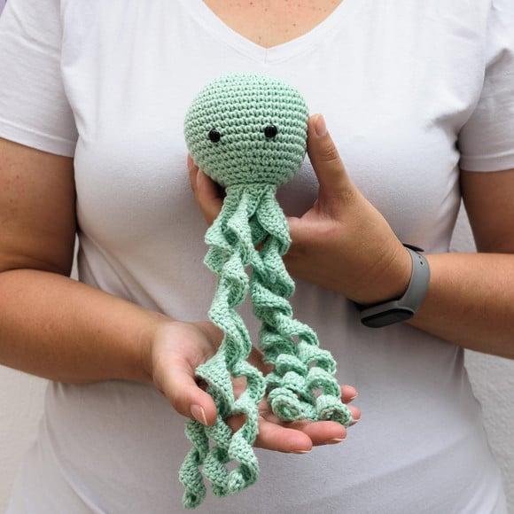 Polvo para Newborn Verde Claro em Amigurumi