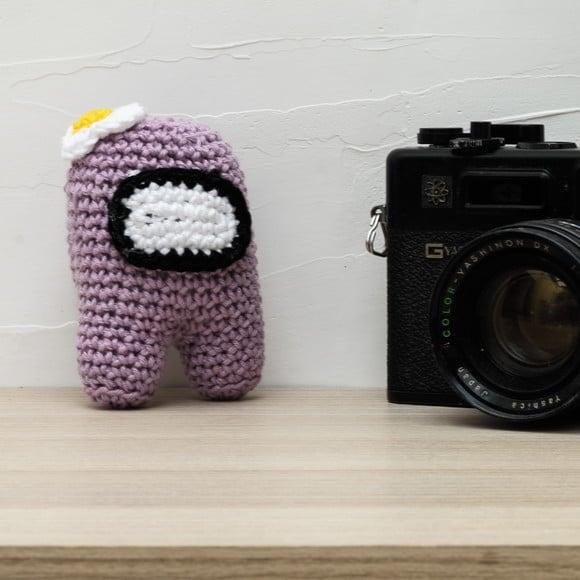 Among Us Lilás em Amigurumi