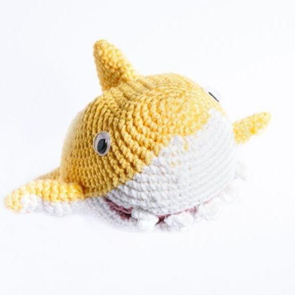 Baby Shark Amarelo em Amigurumi