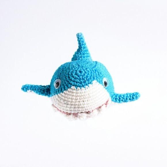 Baby Shark Azul em Amigurumi