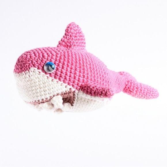 Baby Shark Rosa em Amigurumi