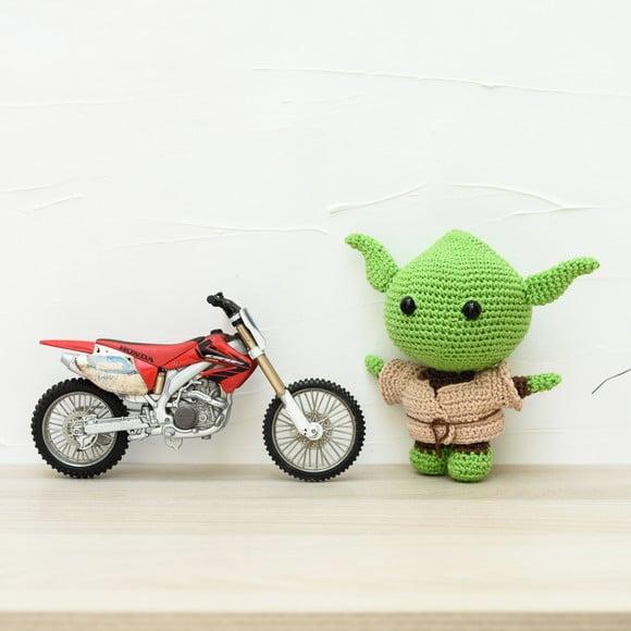 Baby Yoda em Amigurumi