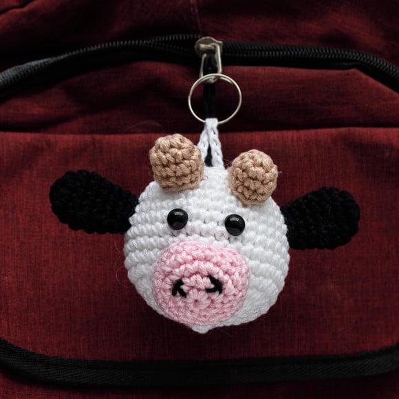 Chaveiro Cabeça Vaca Holandesa em Amigurumi