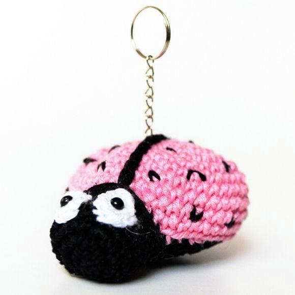 Chaveiro Joaninha em Amigurumi