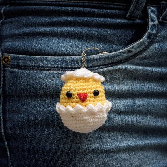 Chaveiro Pintinho no Ovo em Amigurumi