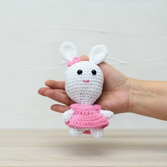 Coelha de Vestido em Amigurumi