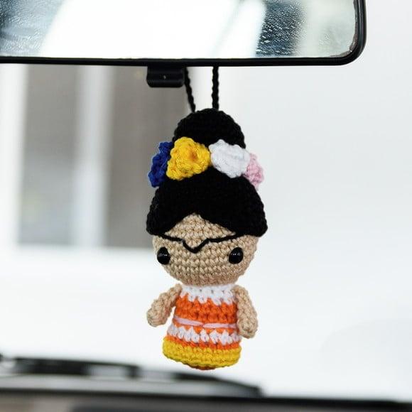 Enfeite para Retrovisor Frida em Amigurumi