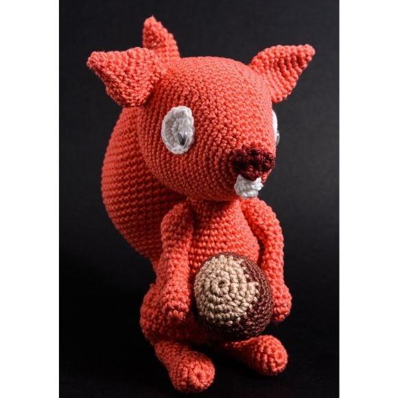 Esquilo com Noz em Amigurumi