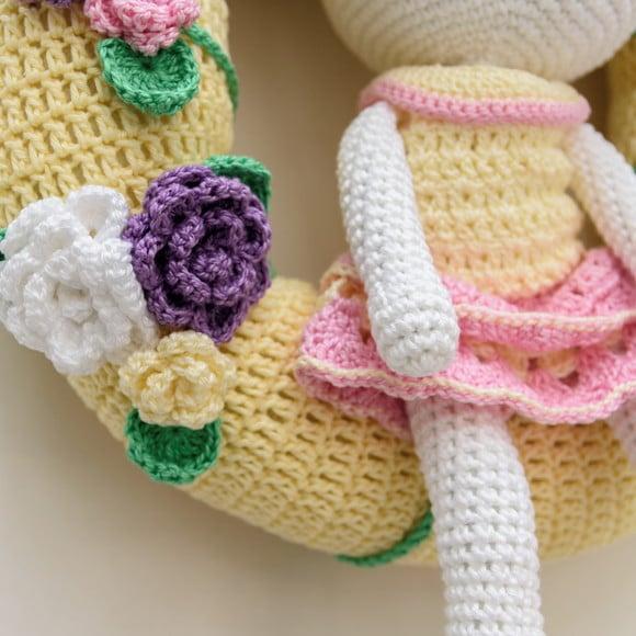 Guirlanda Coelhinha de Vestido em Amigurumi