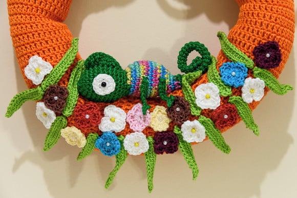 Guirlanda Camaleão em Amigurumi