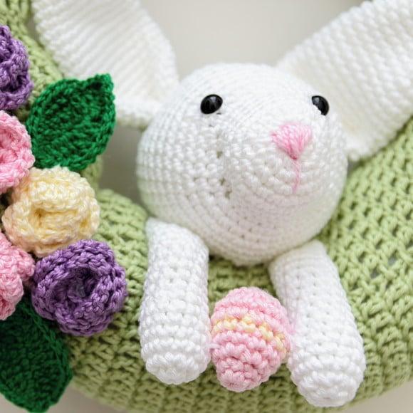Guirlanda Coelhinho Preguiçoso em Amigurumi